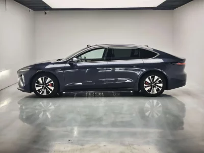 NIO ET7
