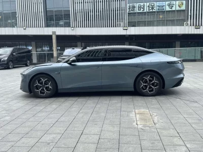 Lynk & Co Z10