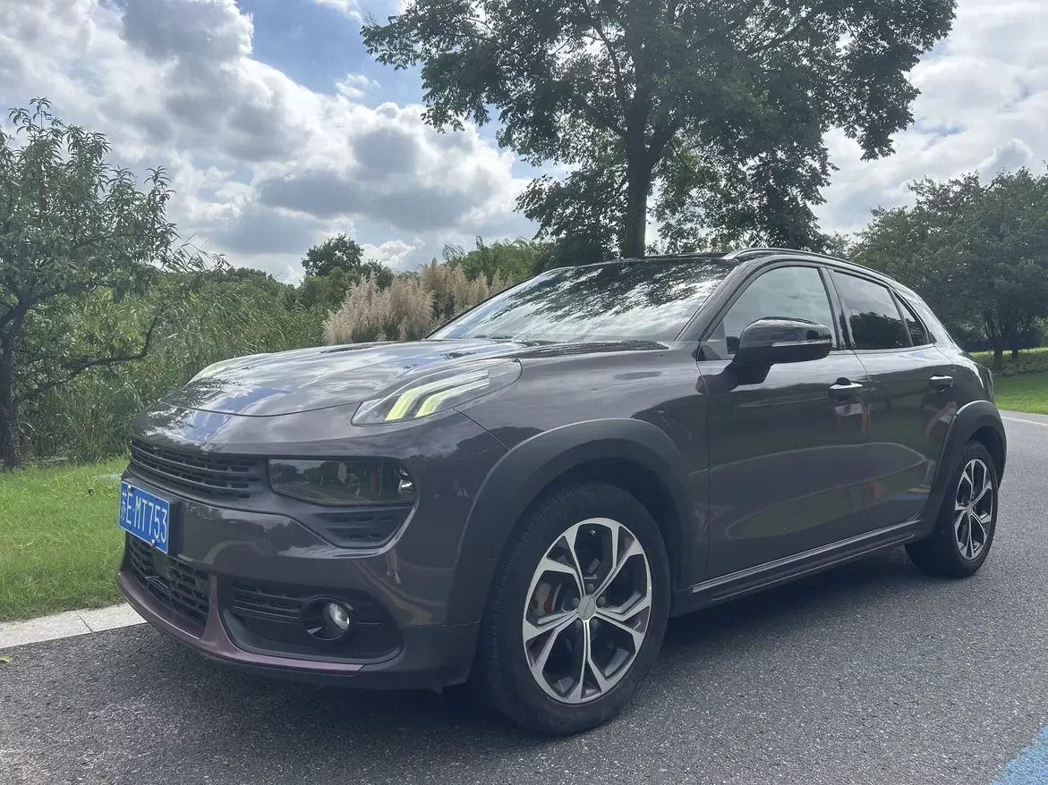 Lynk & Co 02