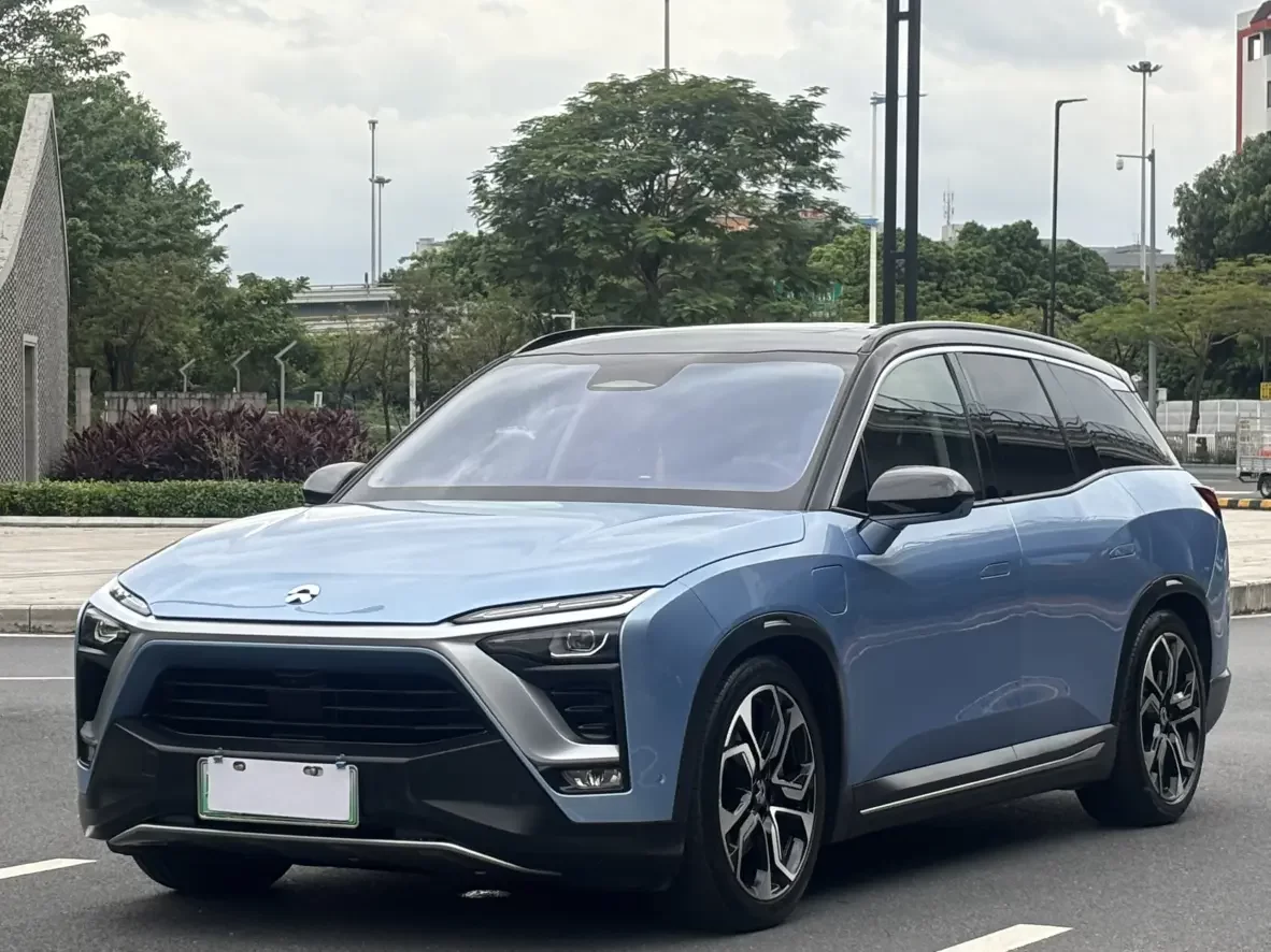 NIO ES8