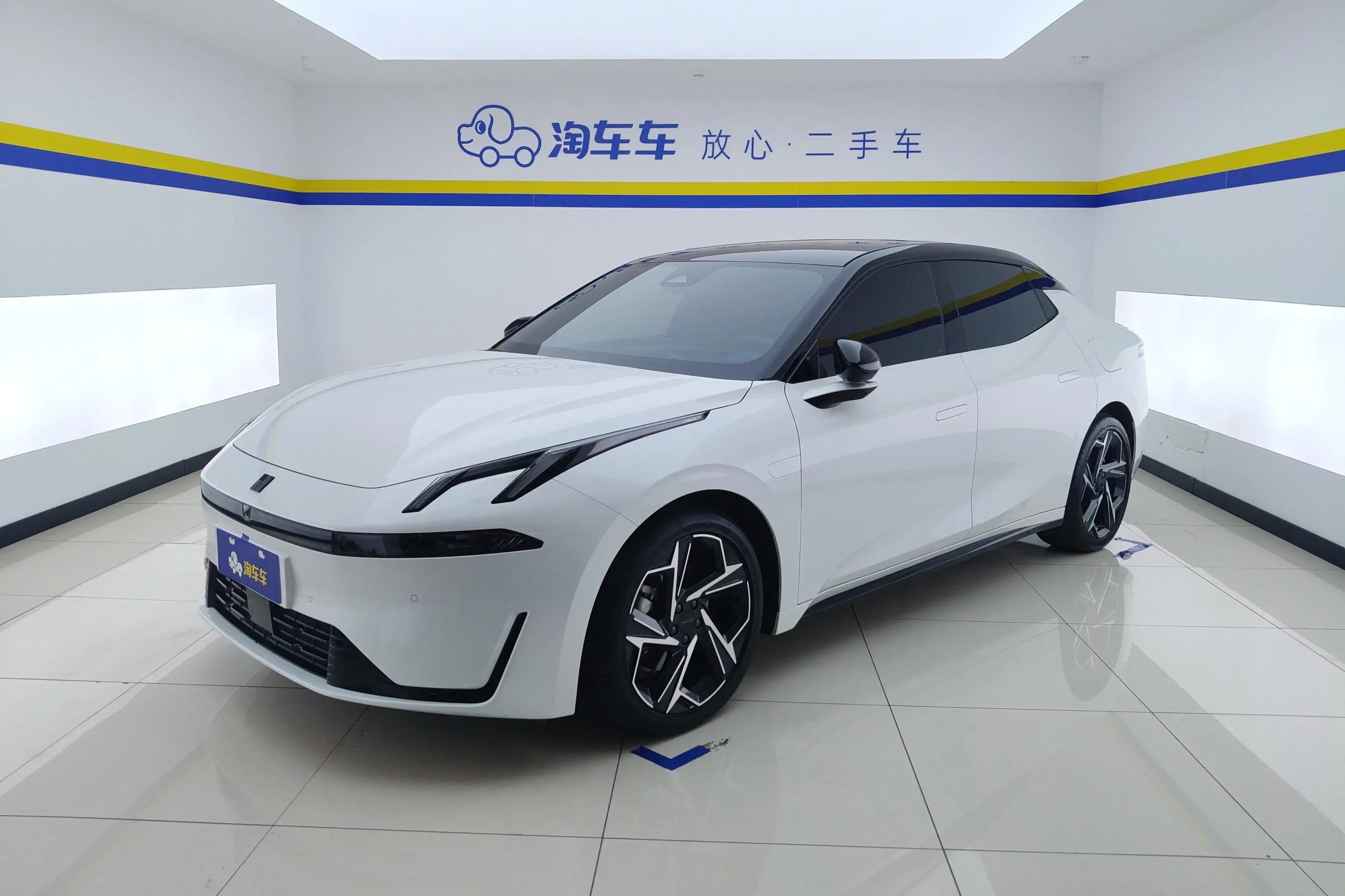 Lynk & Co 07 EM-P
