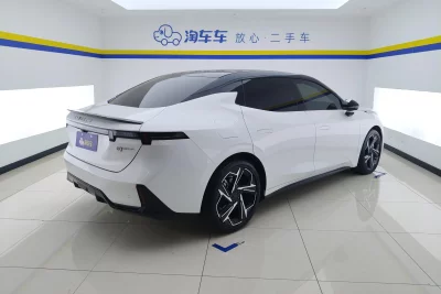 Lynk & Co 07 EM-P