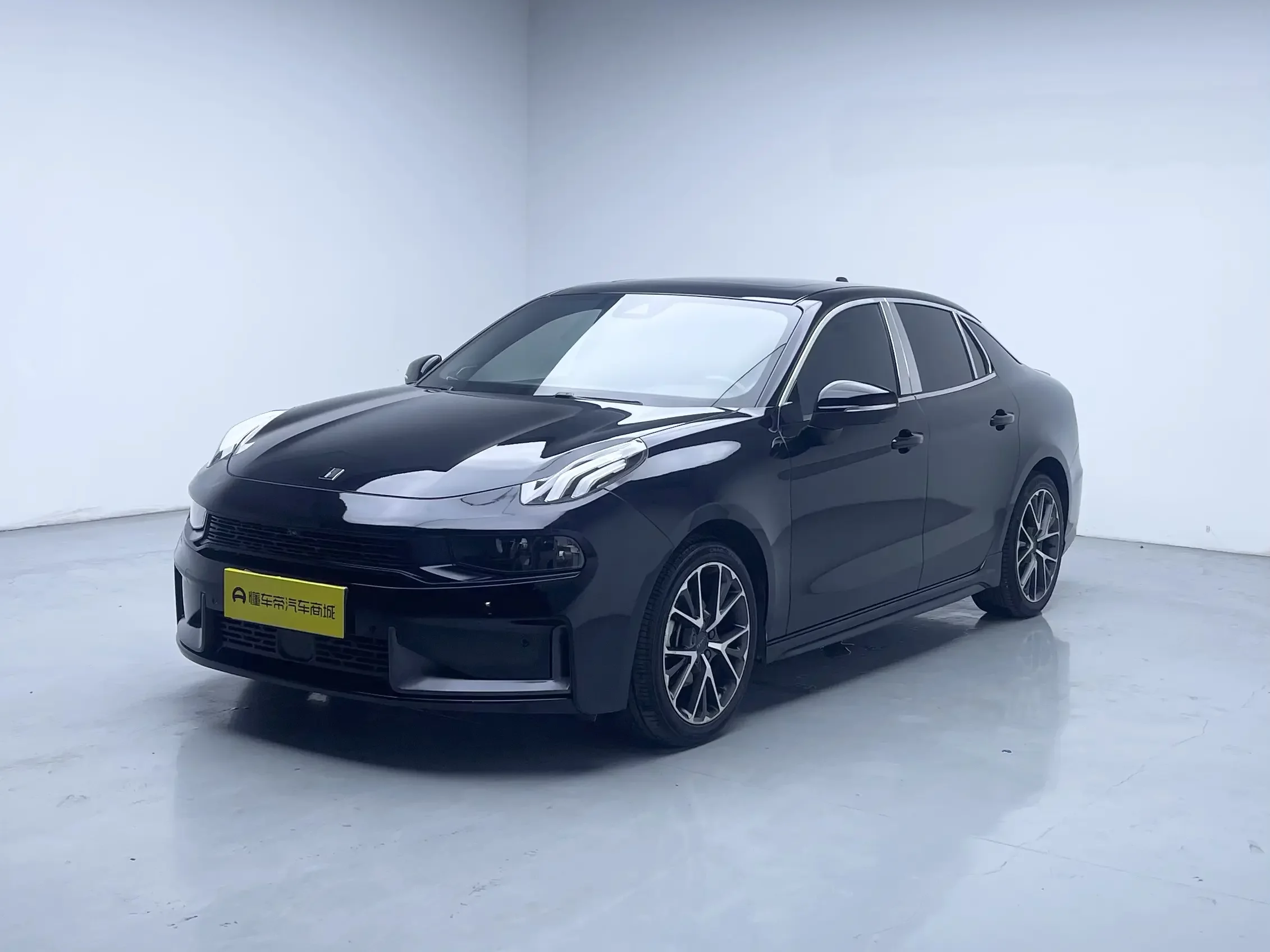 Lynk & Co 03