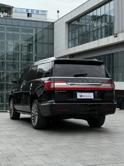 Lincoln Navigator