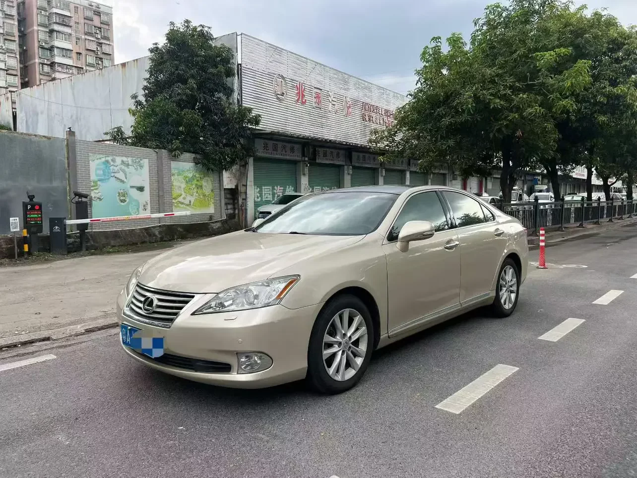 Lexus ES