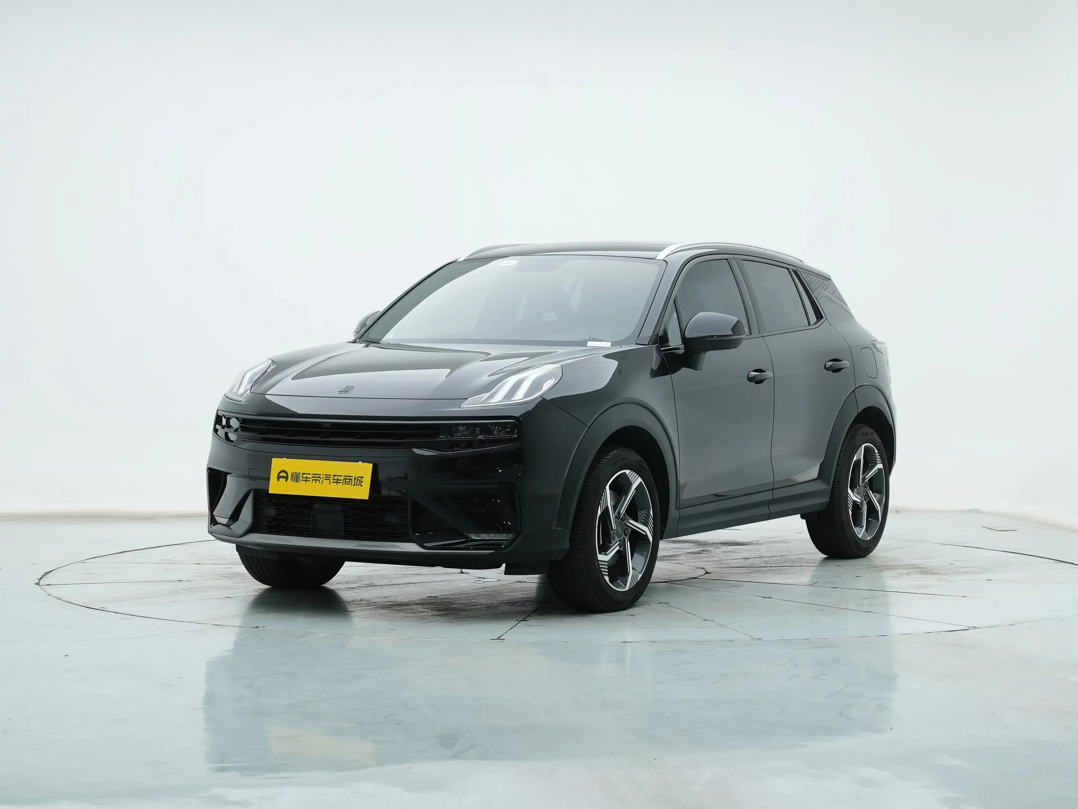 Lynk & Co 06