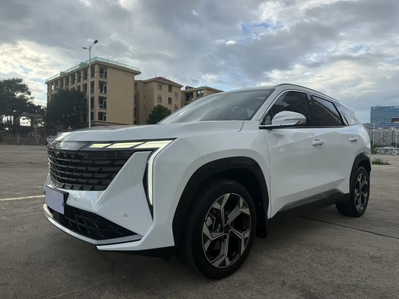 Geely Atlas L