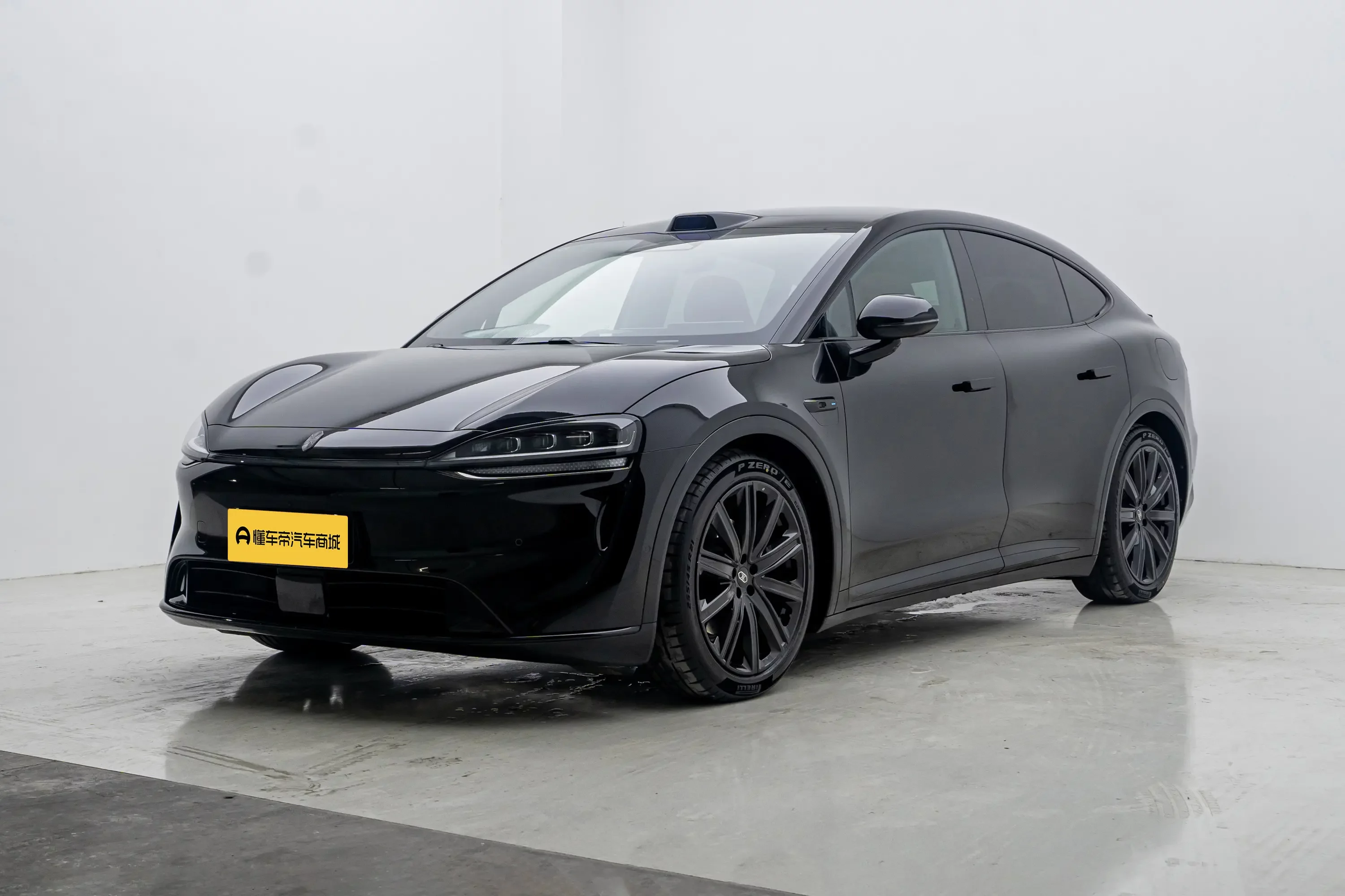 Luxeed Zhijie R7