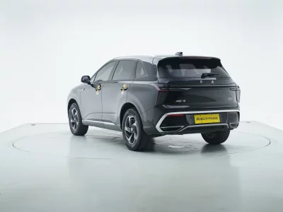 Hongqi HS3