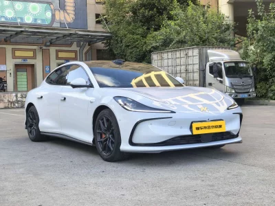 IM Motors Zhiji L6