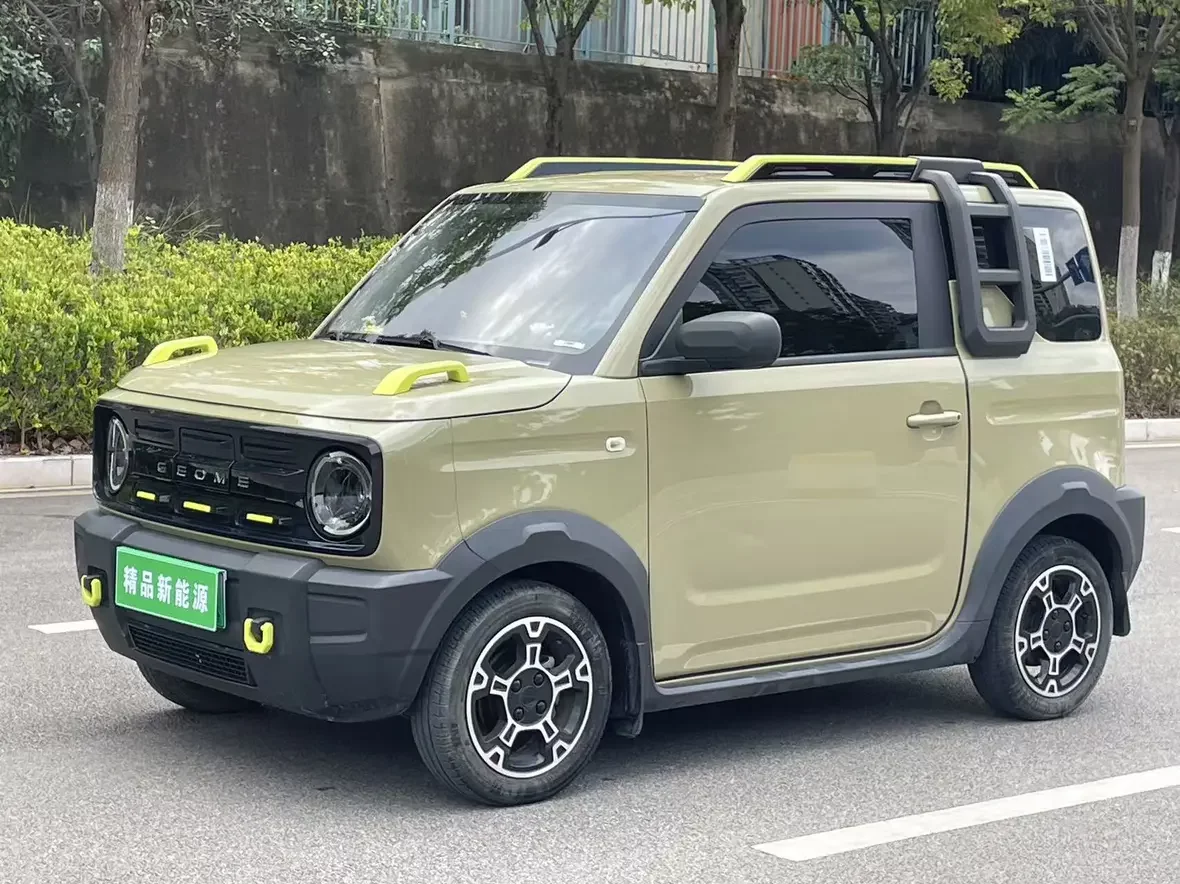 Geely panda