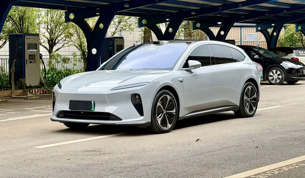 NIO ET5T