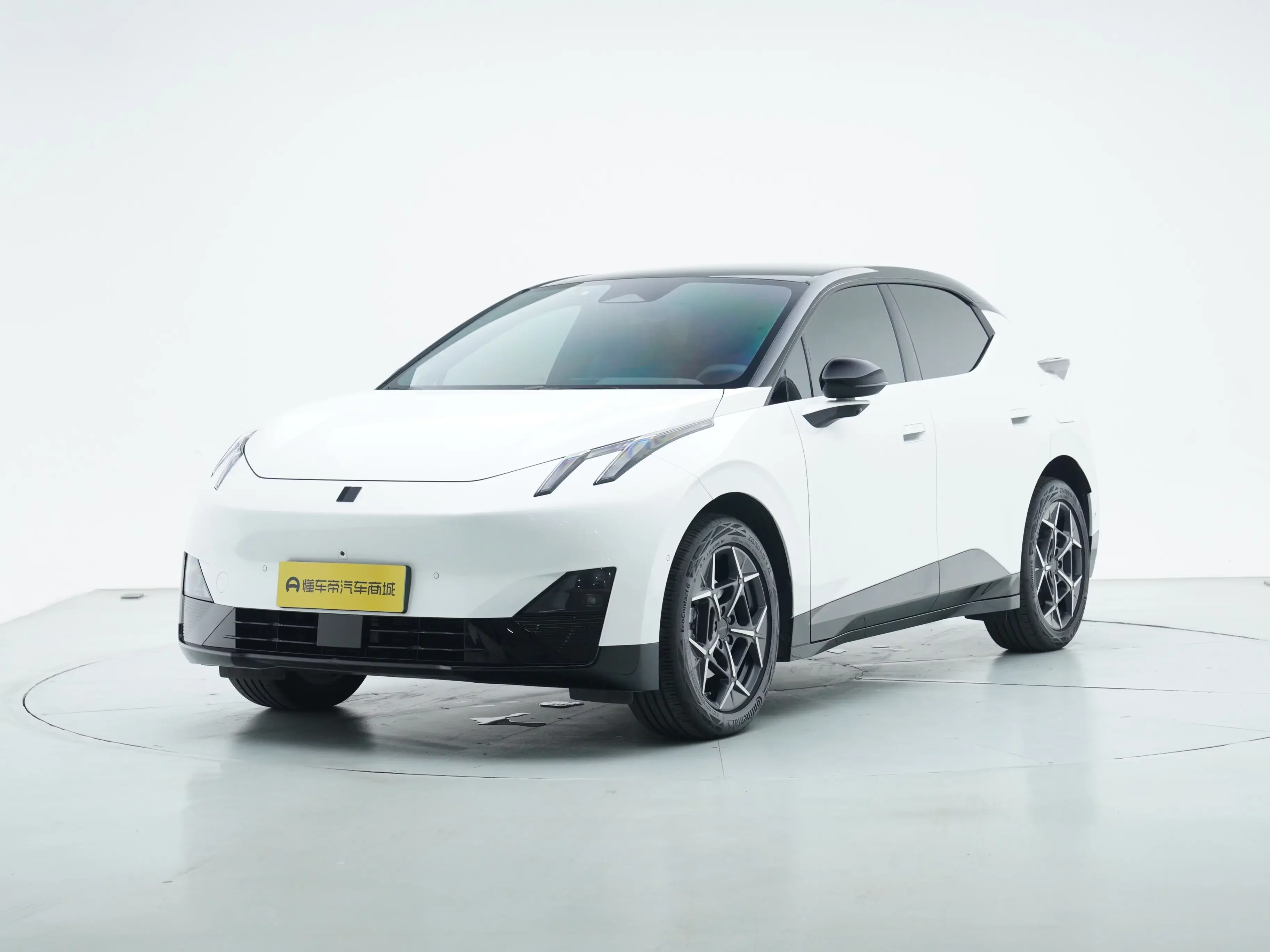 Lynk & Co Z20