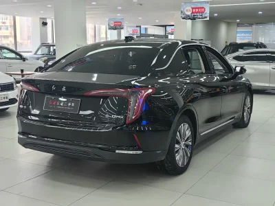 Hongqi E-QM5