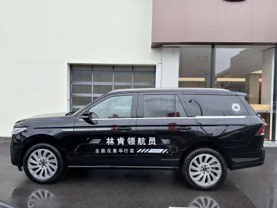 Lincoln Navigator