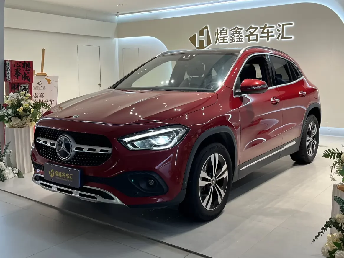 MERCEDES-BENZ GLA