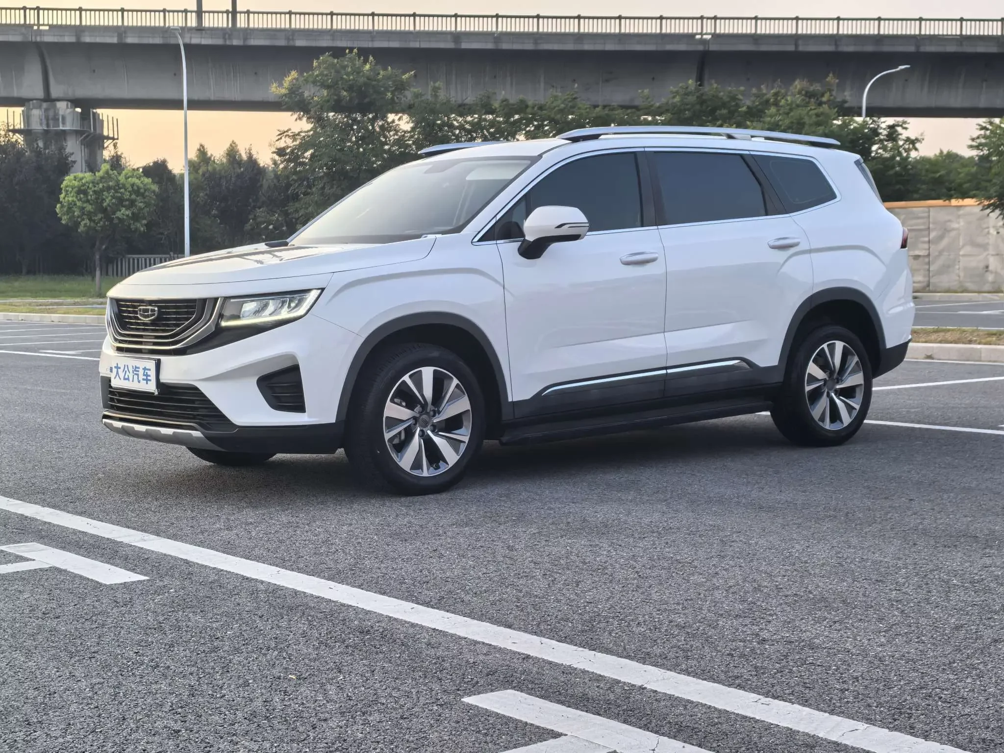 Geely Okavango