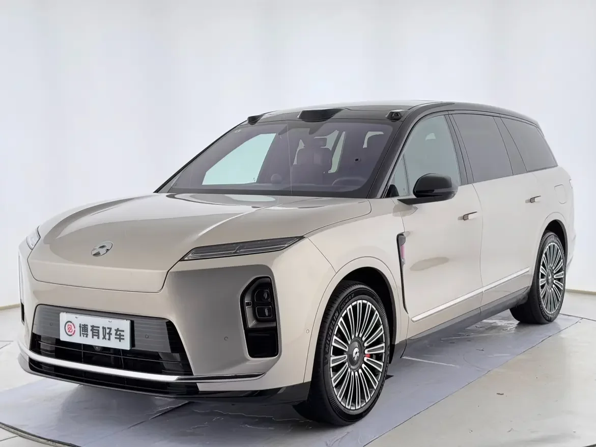 NIO ES8
