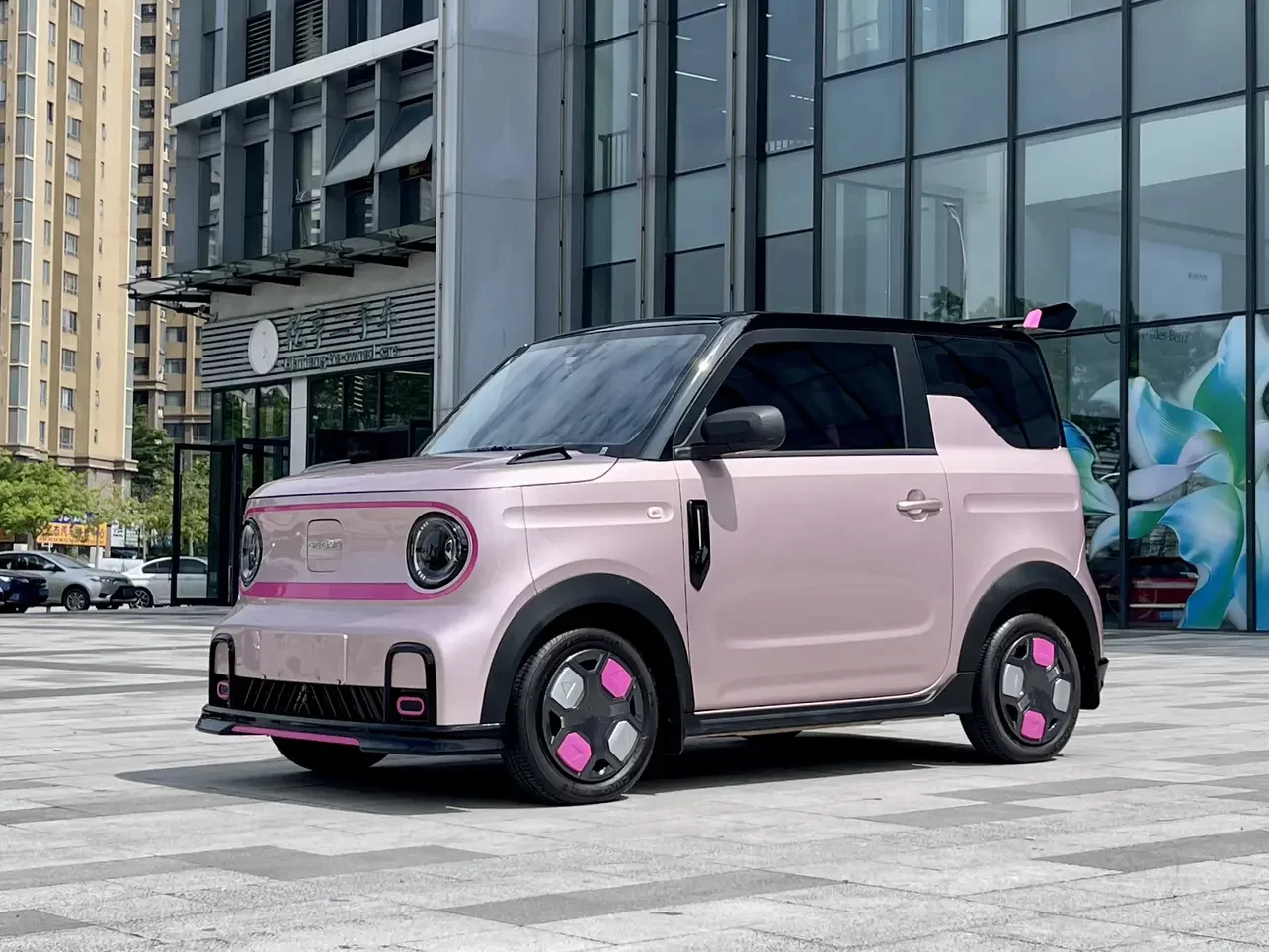 Geely panda