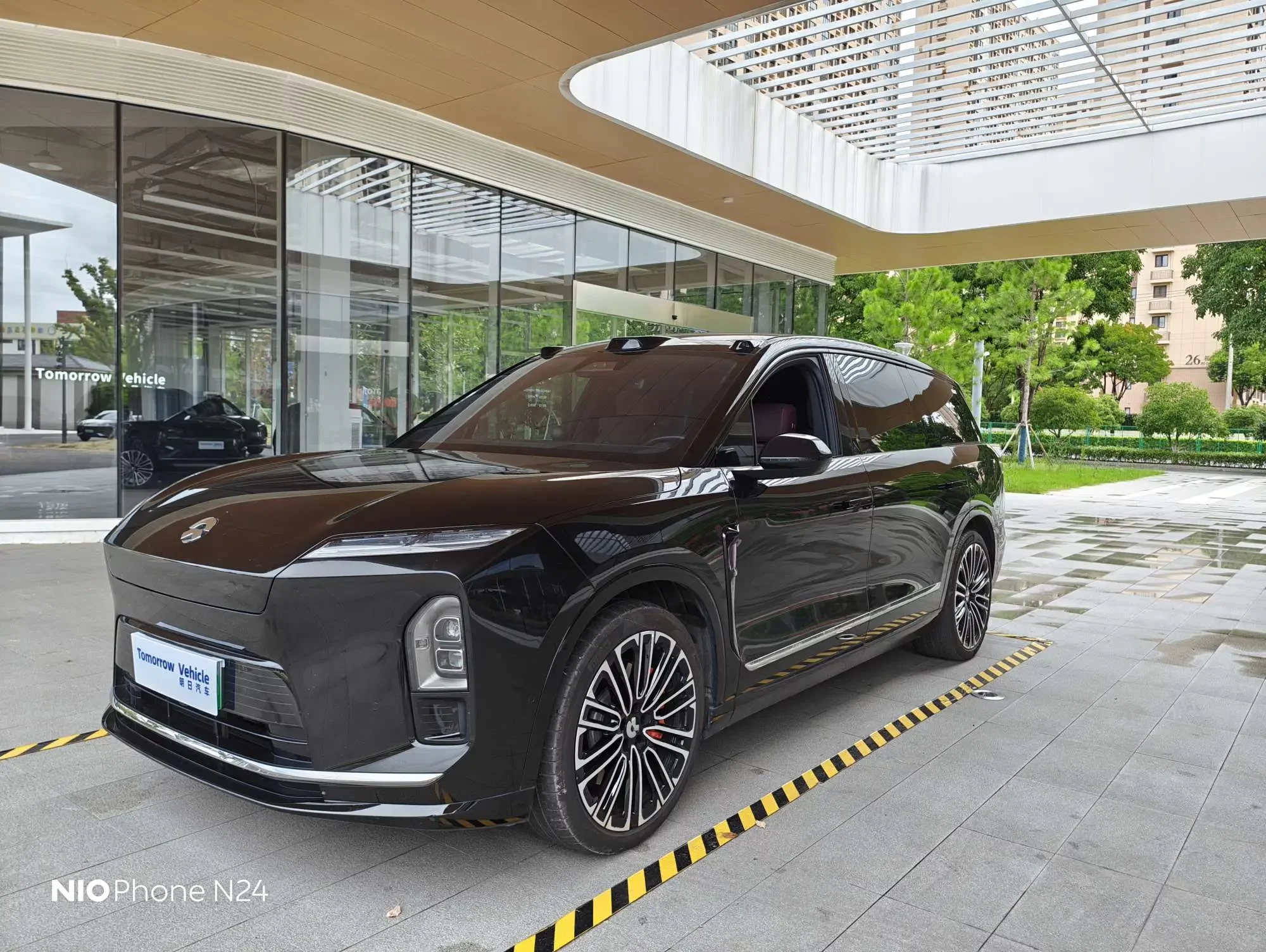 NIO ES8