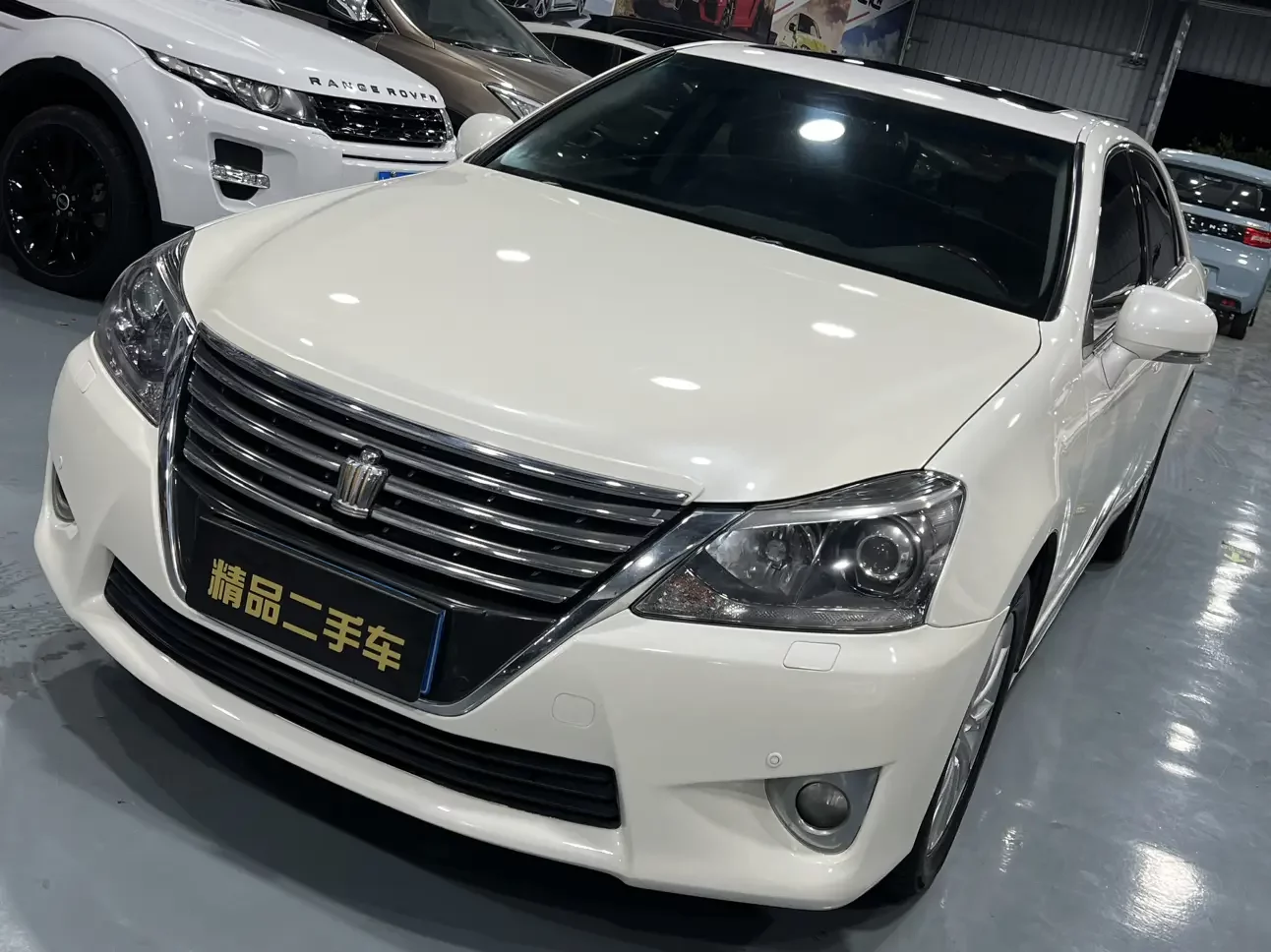 Toyota crown