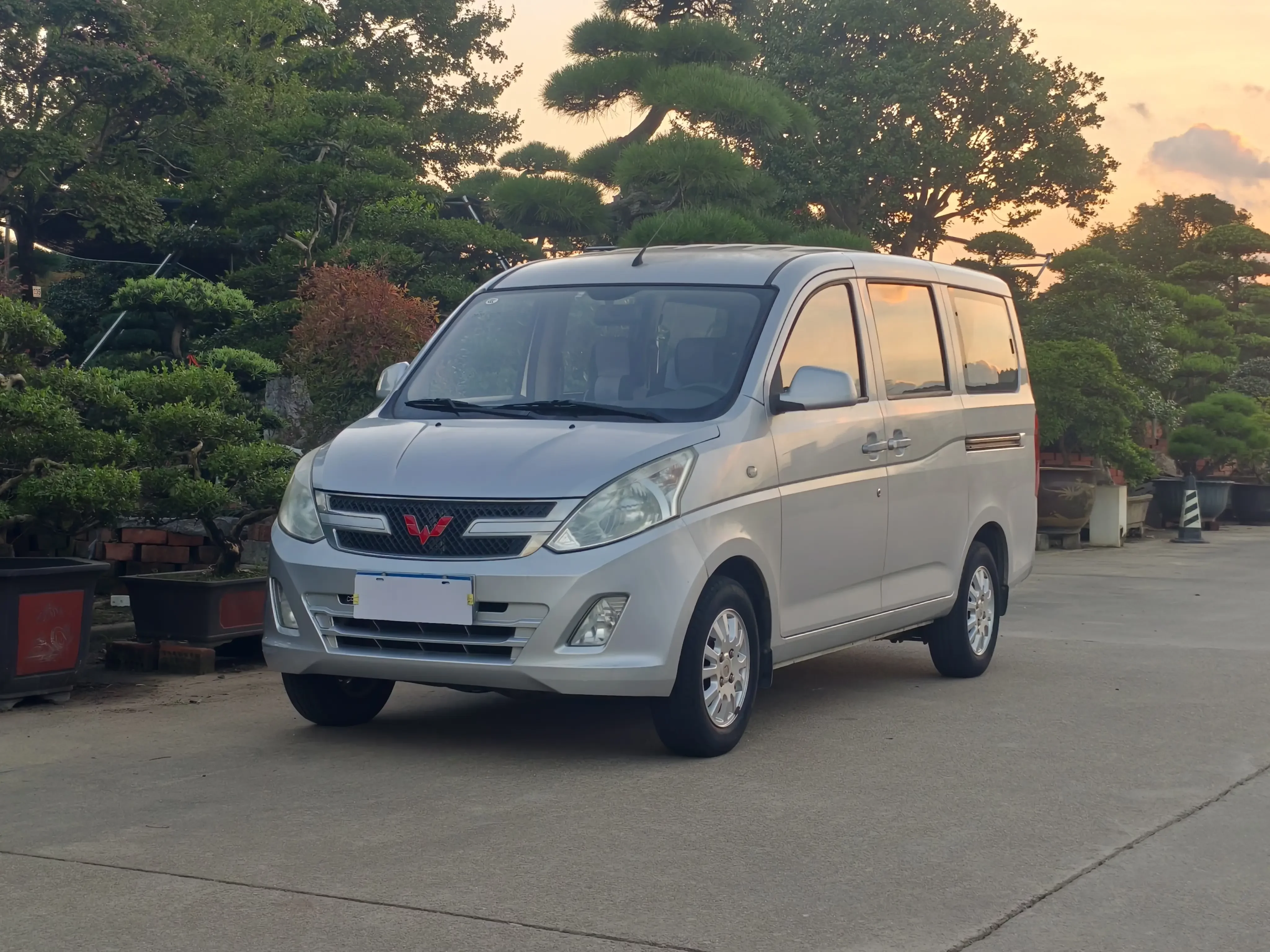 Wuling Rongguang V