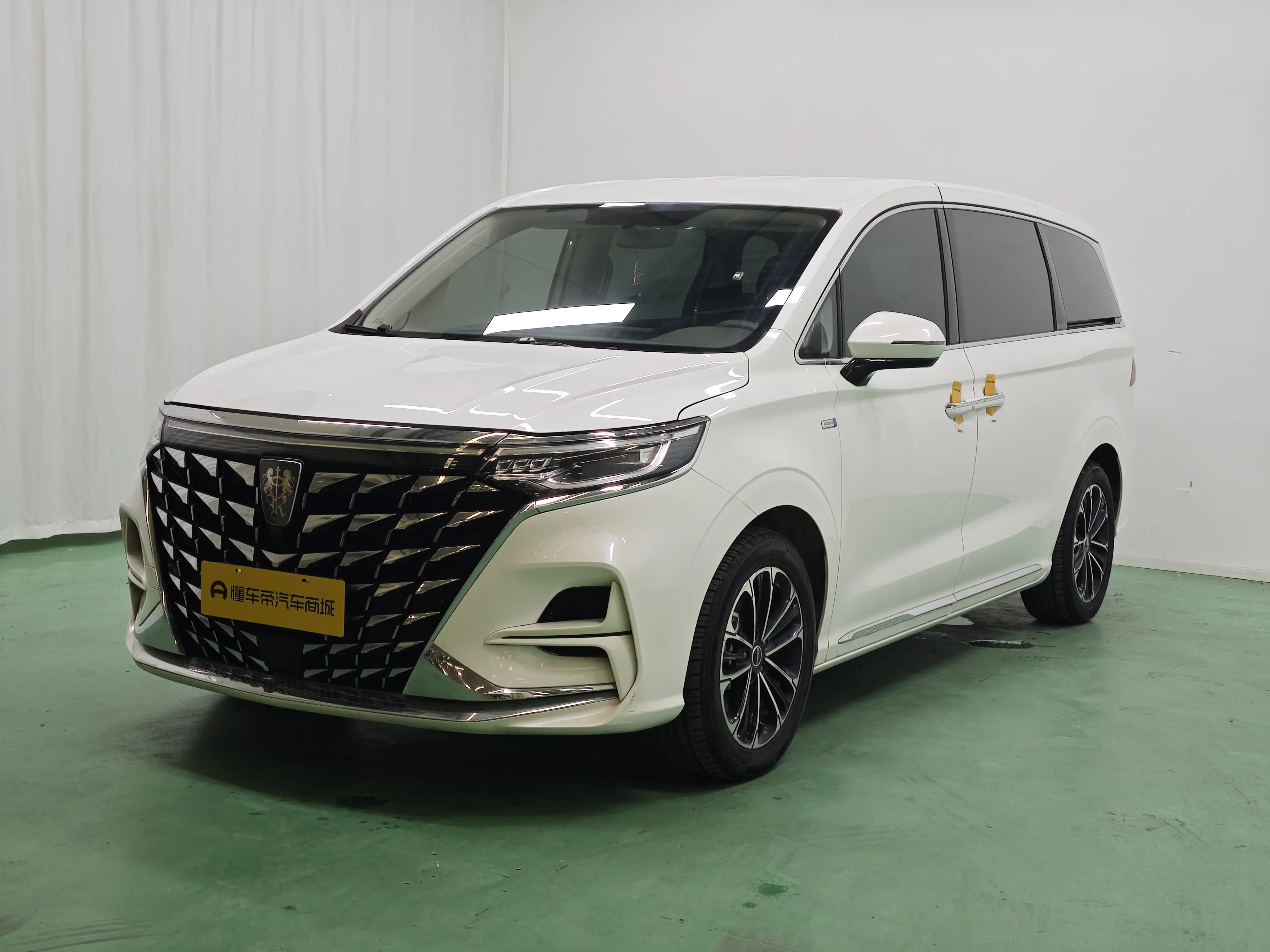 Roewe iMAX8
