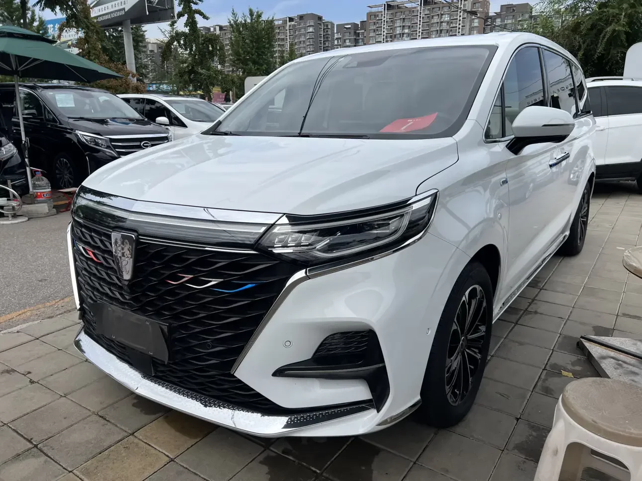 Roewe iMAX8