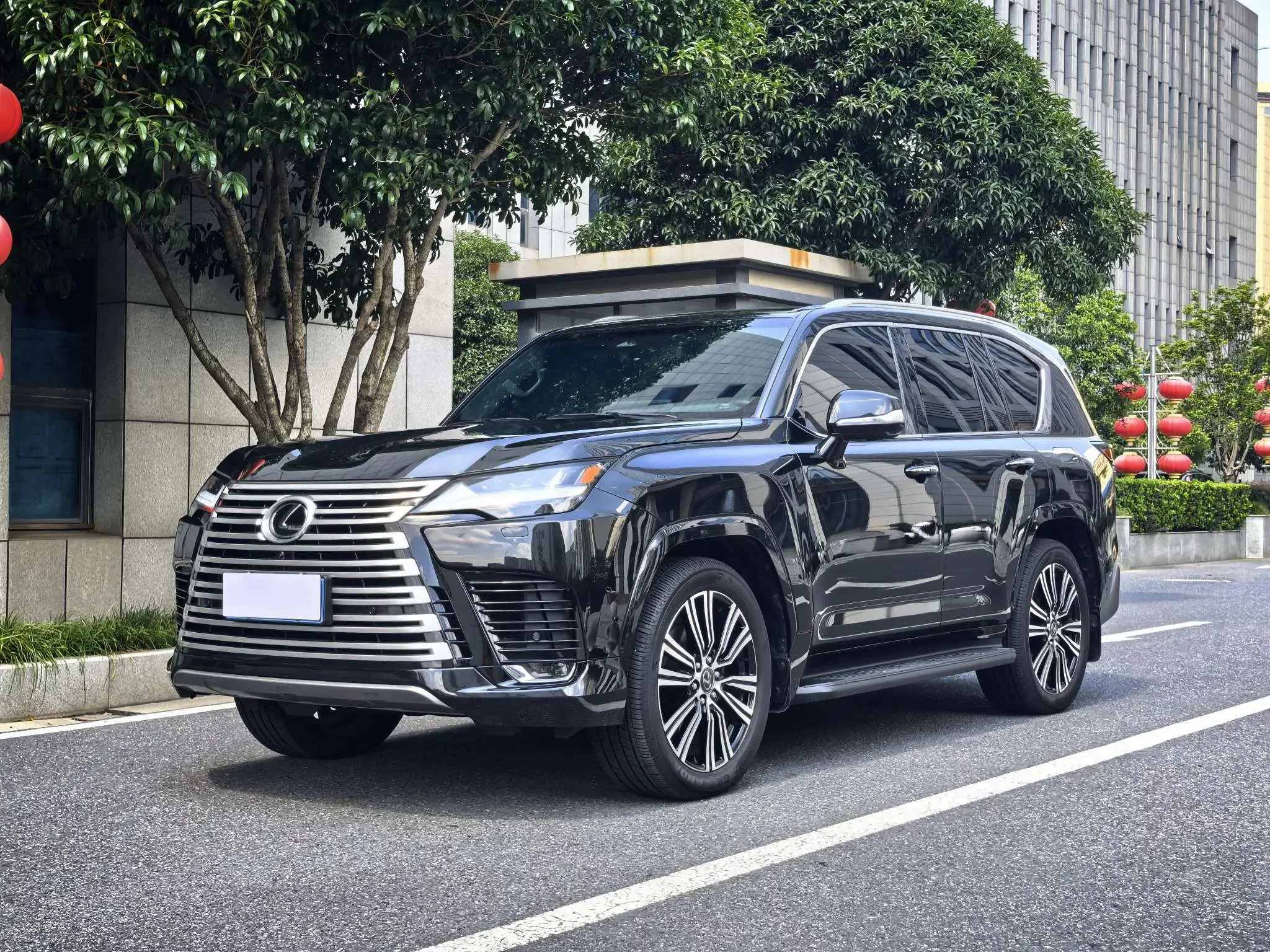 Lexus LX