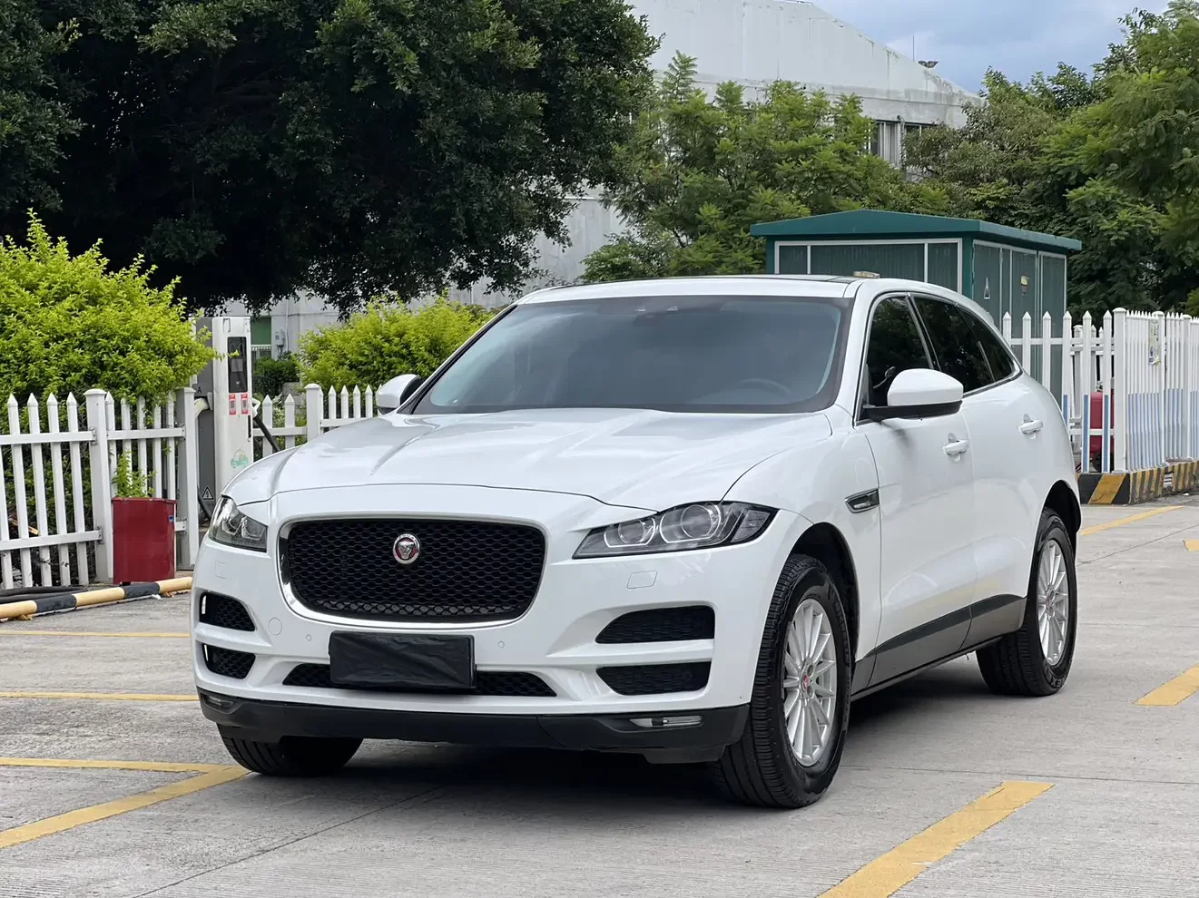Jaguar F-PACE