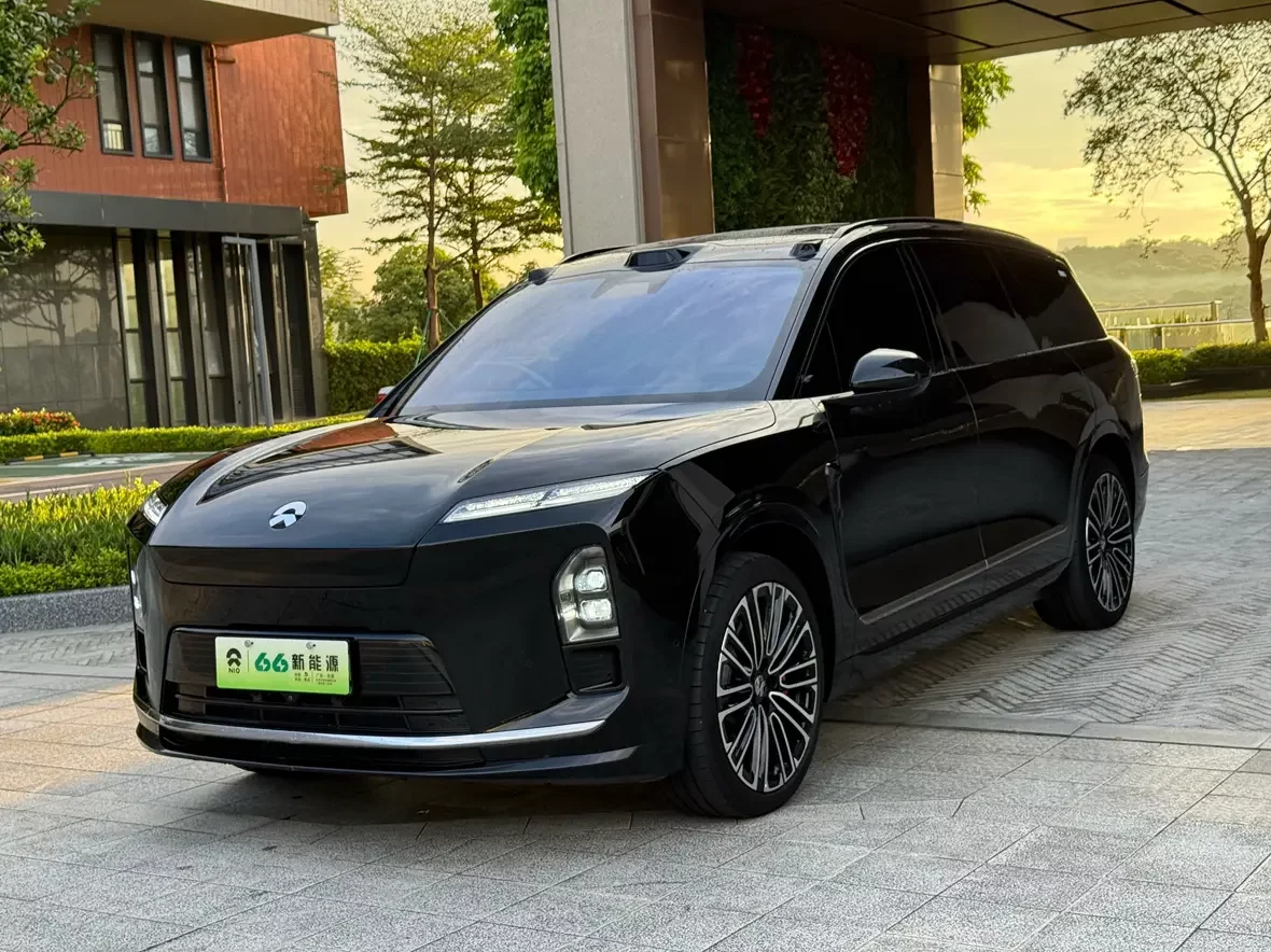 NIO ES8