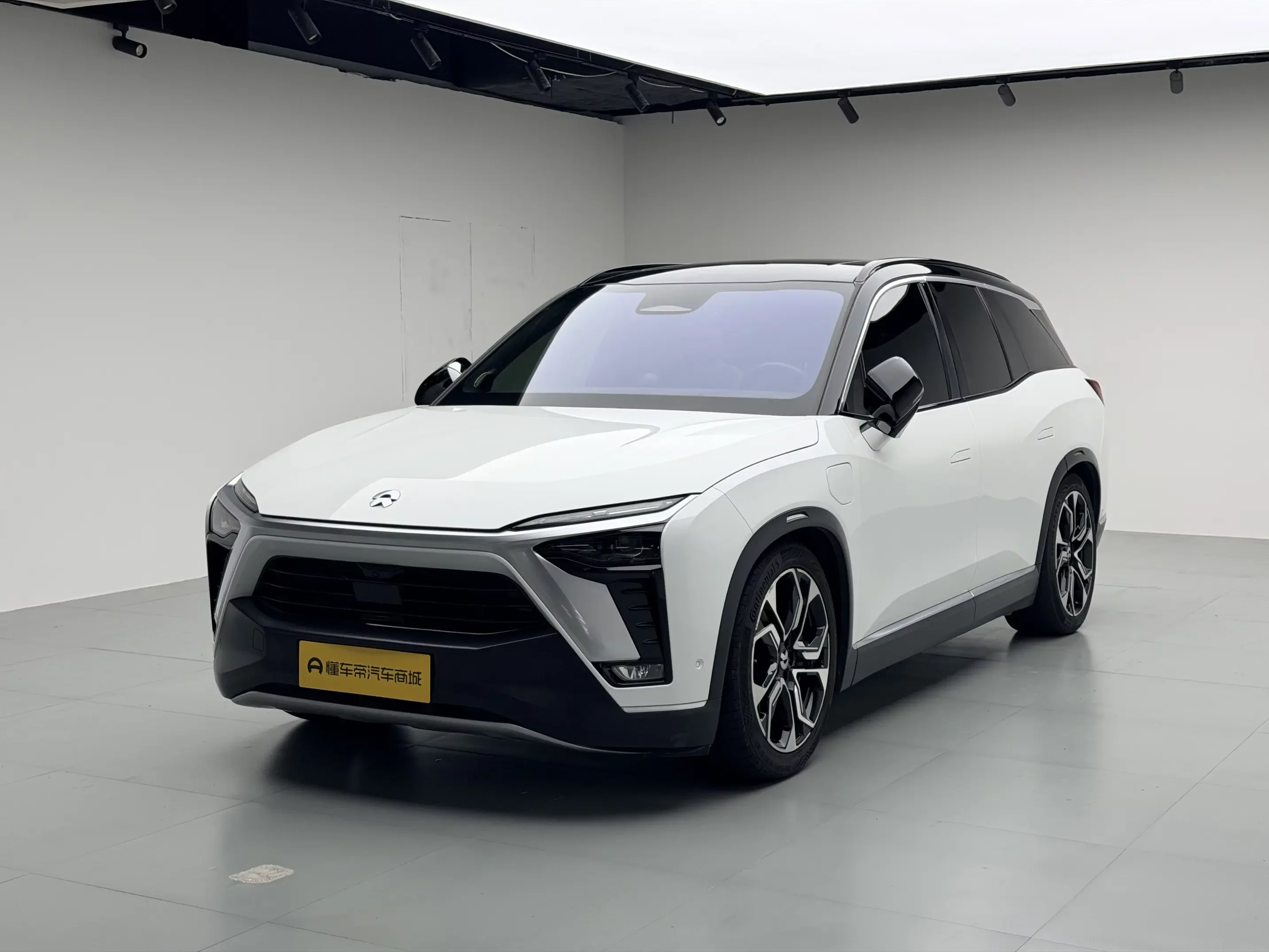 NIO ES8