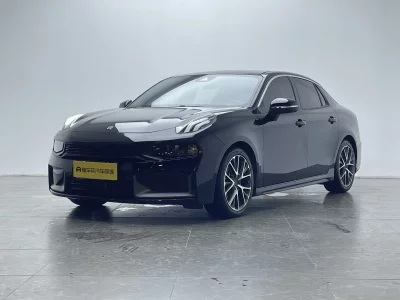 Lynk & Co 03