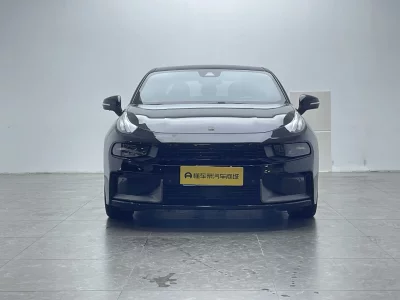 Lynk & Co 03