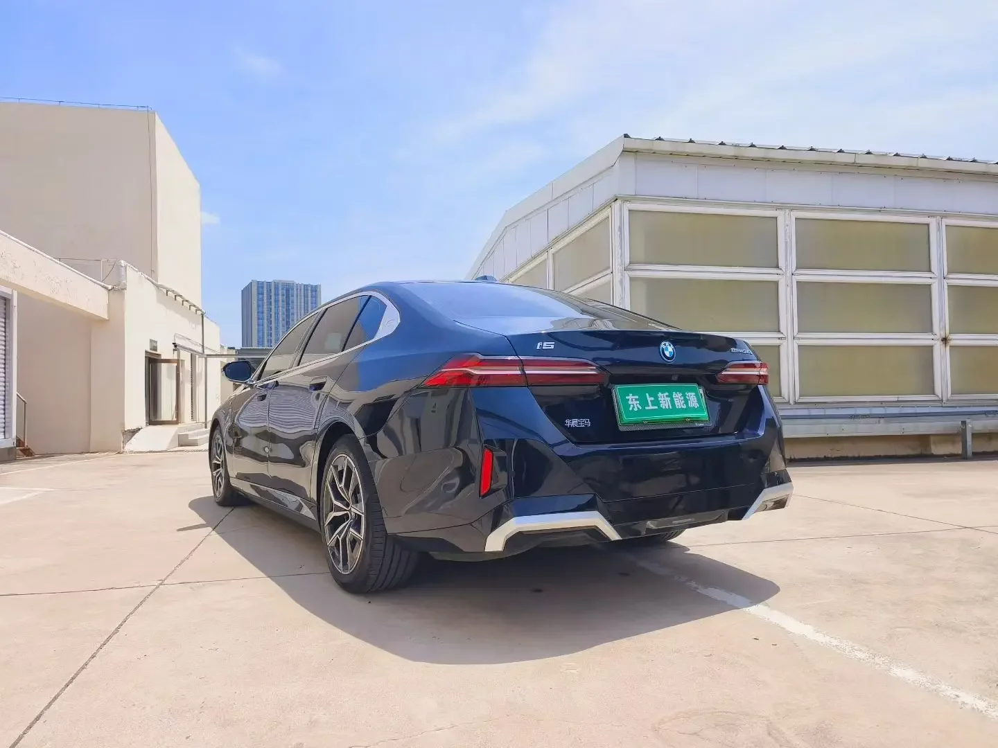 BMW i5