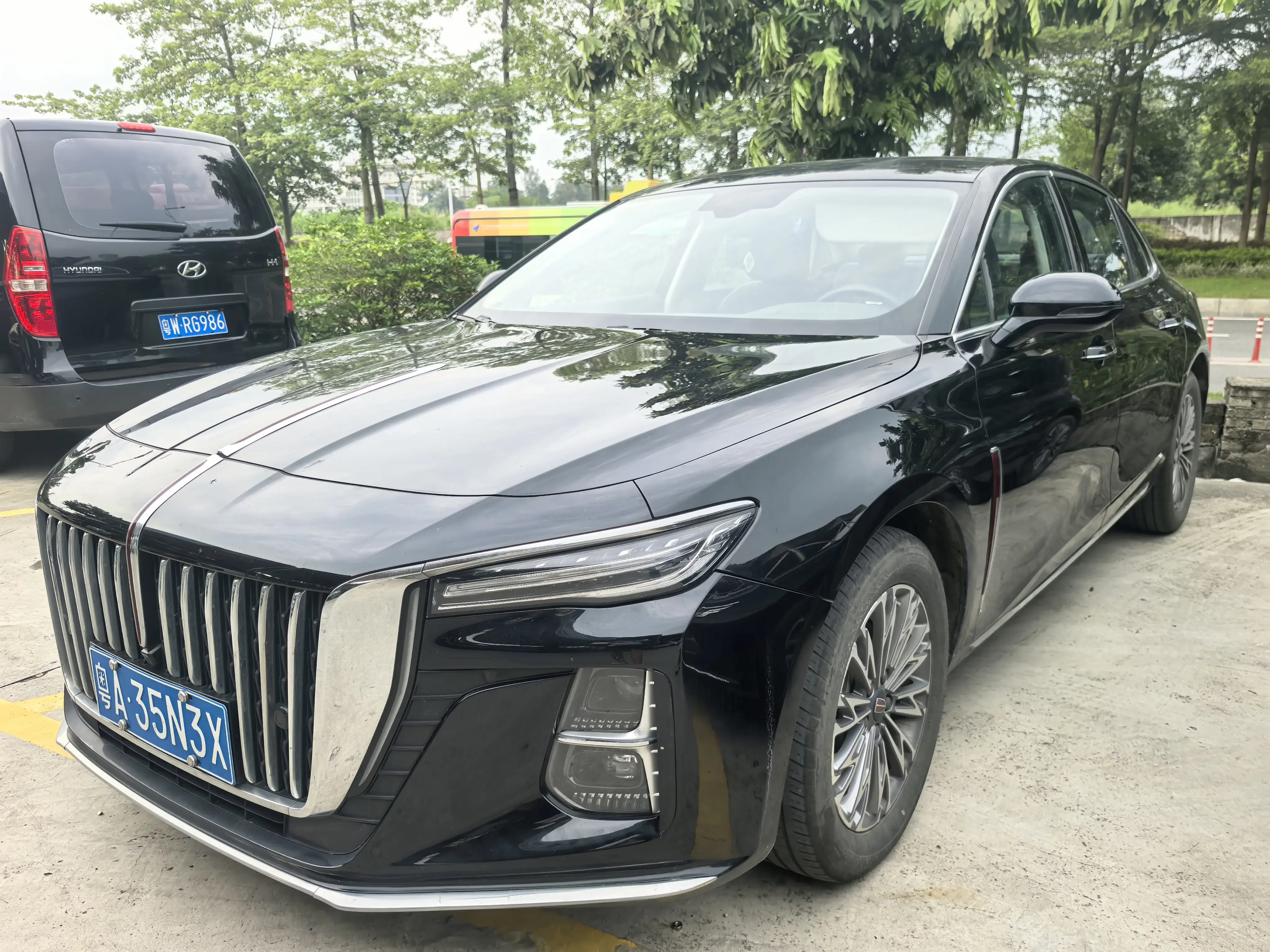 Hongqi H5