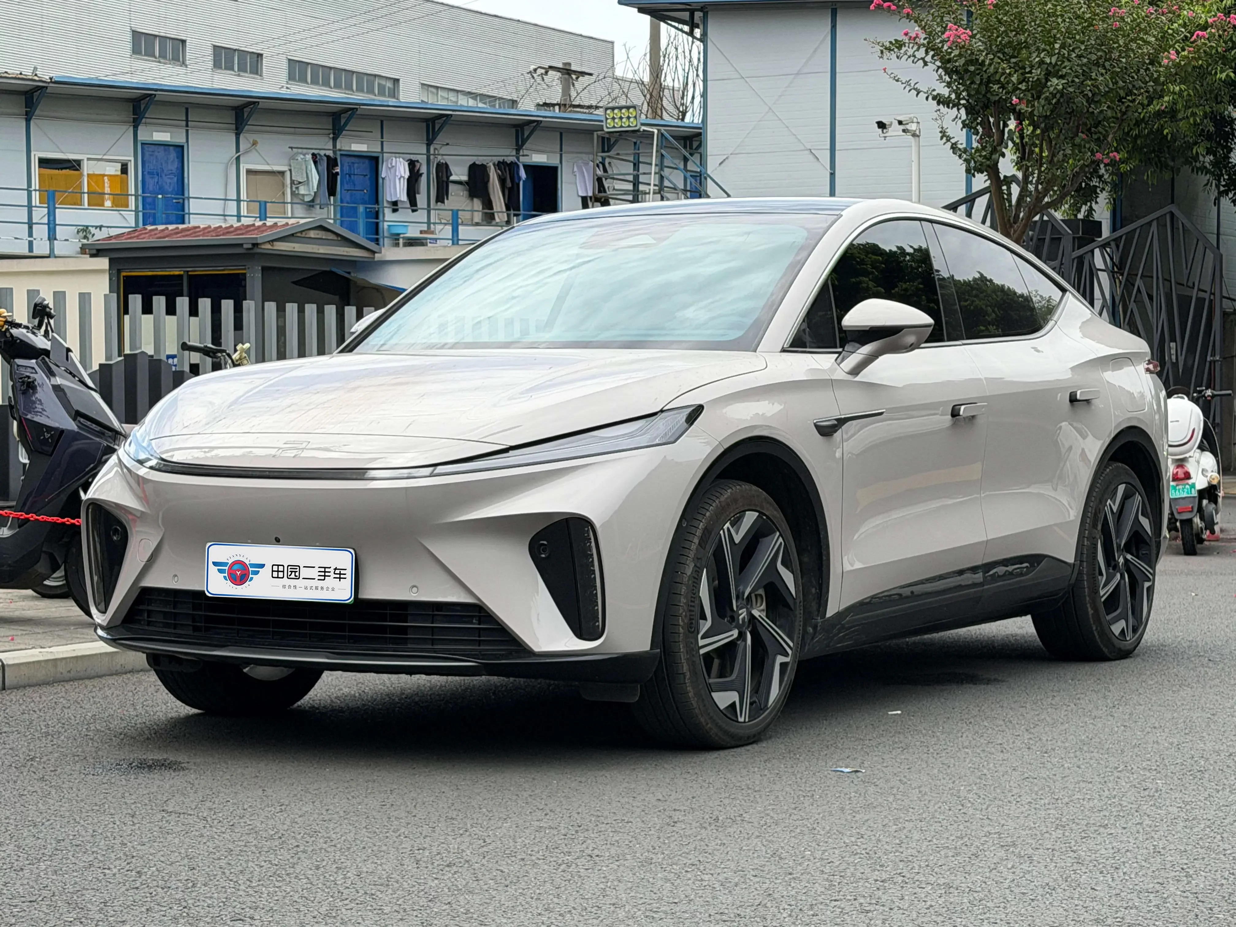 Rising Auto Feifan R7