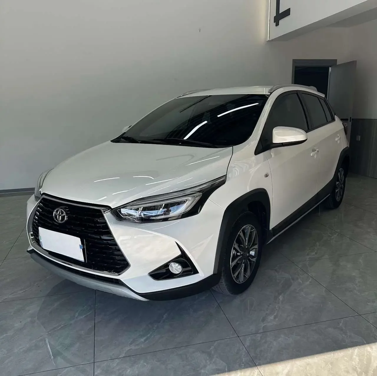 TOYOTA YARIS L