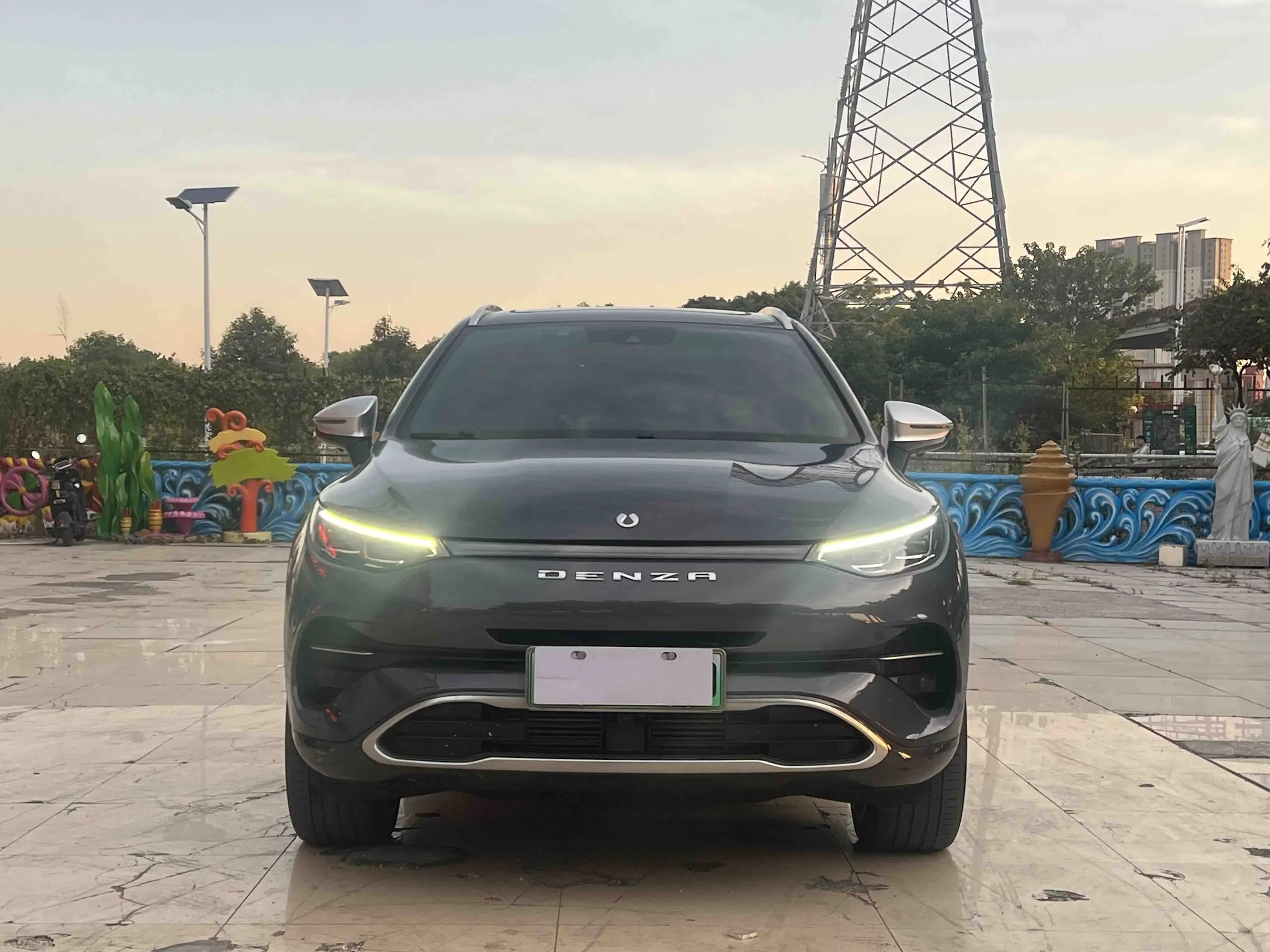 Denza X PHEV