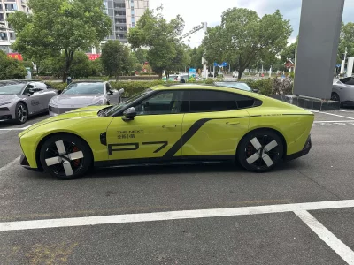 XPeng P7