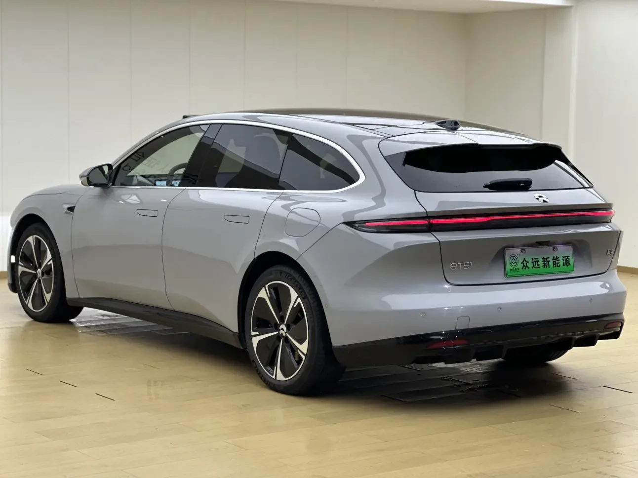 NIO ET5T