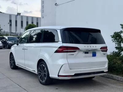 Roewe iMAX8
