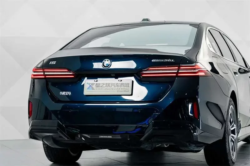 BMW i5