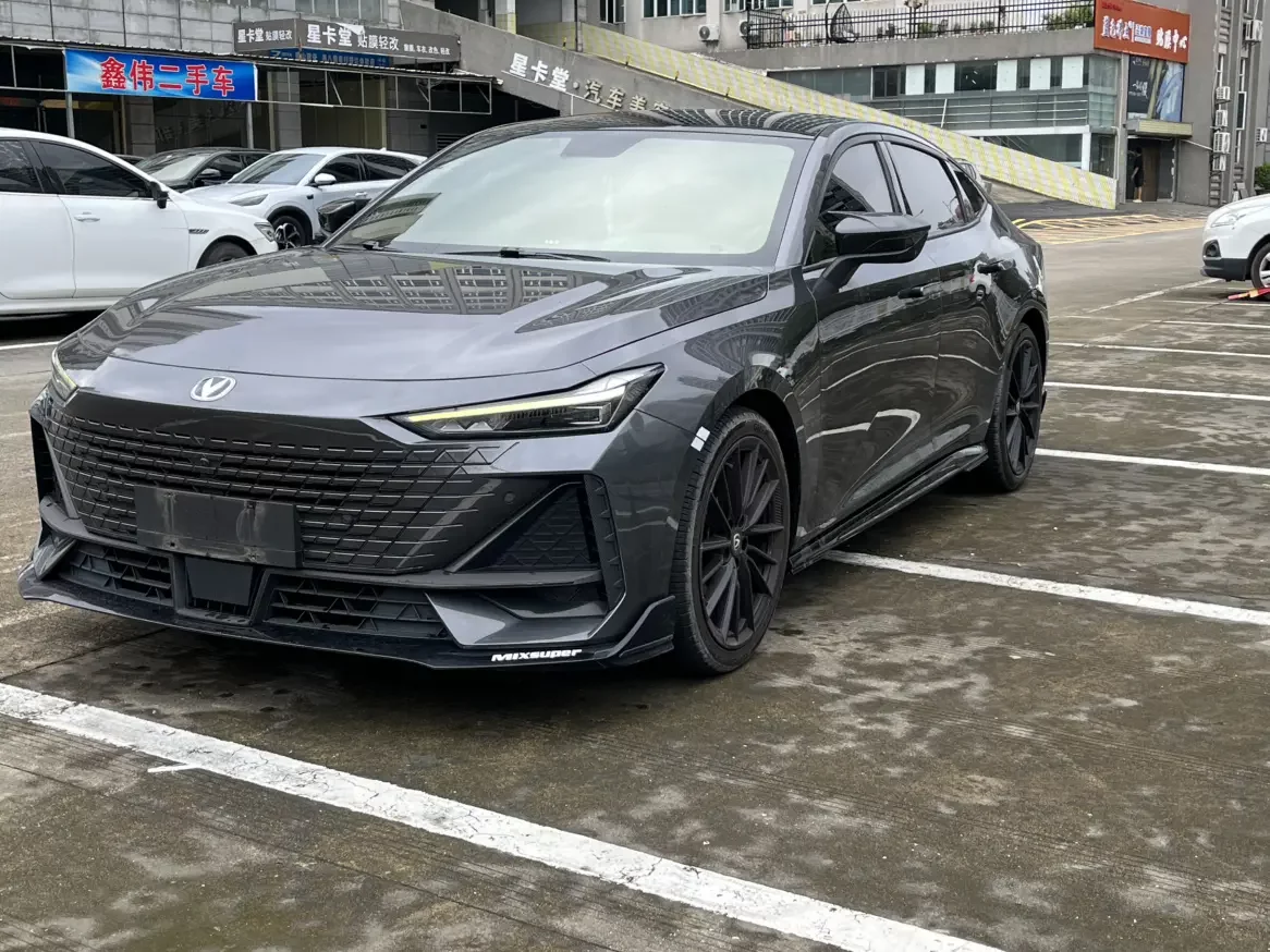 CHANGAN UNI-V