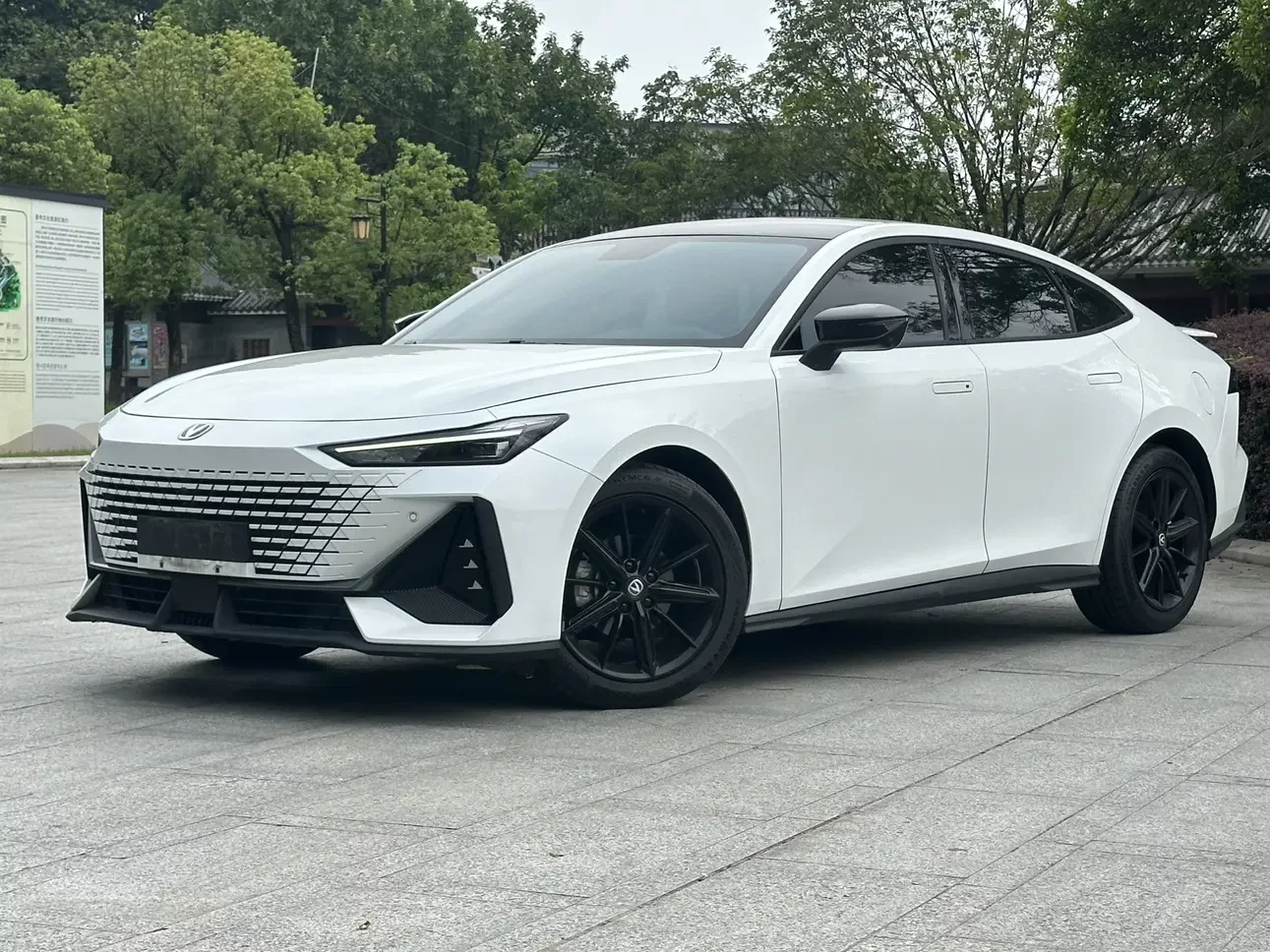 Changan UNI-V
