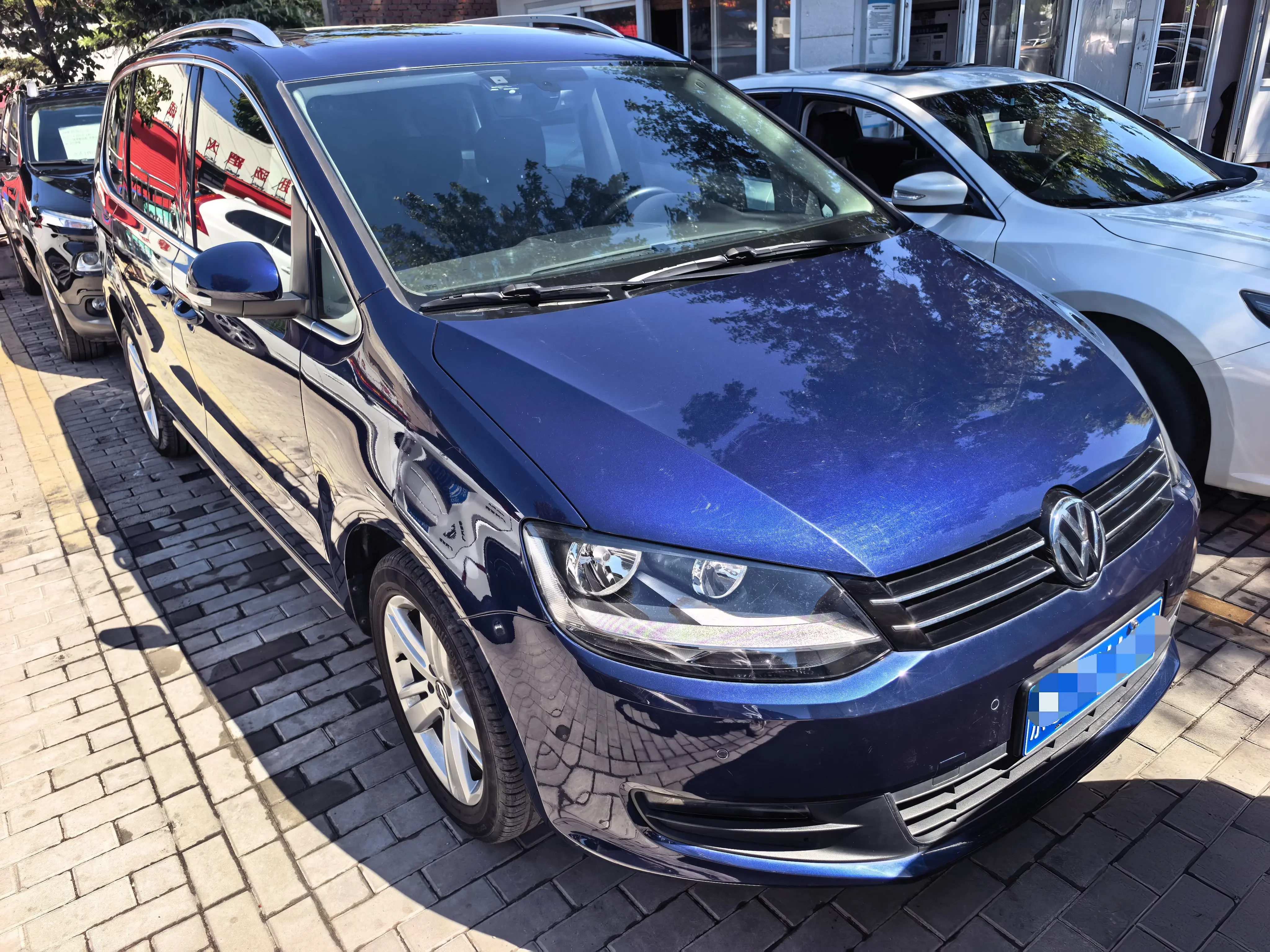 Volkswagen Sharon
