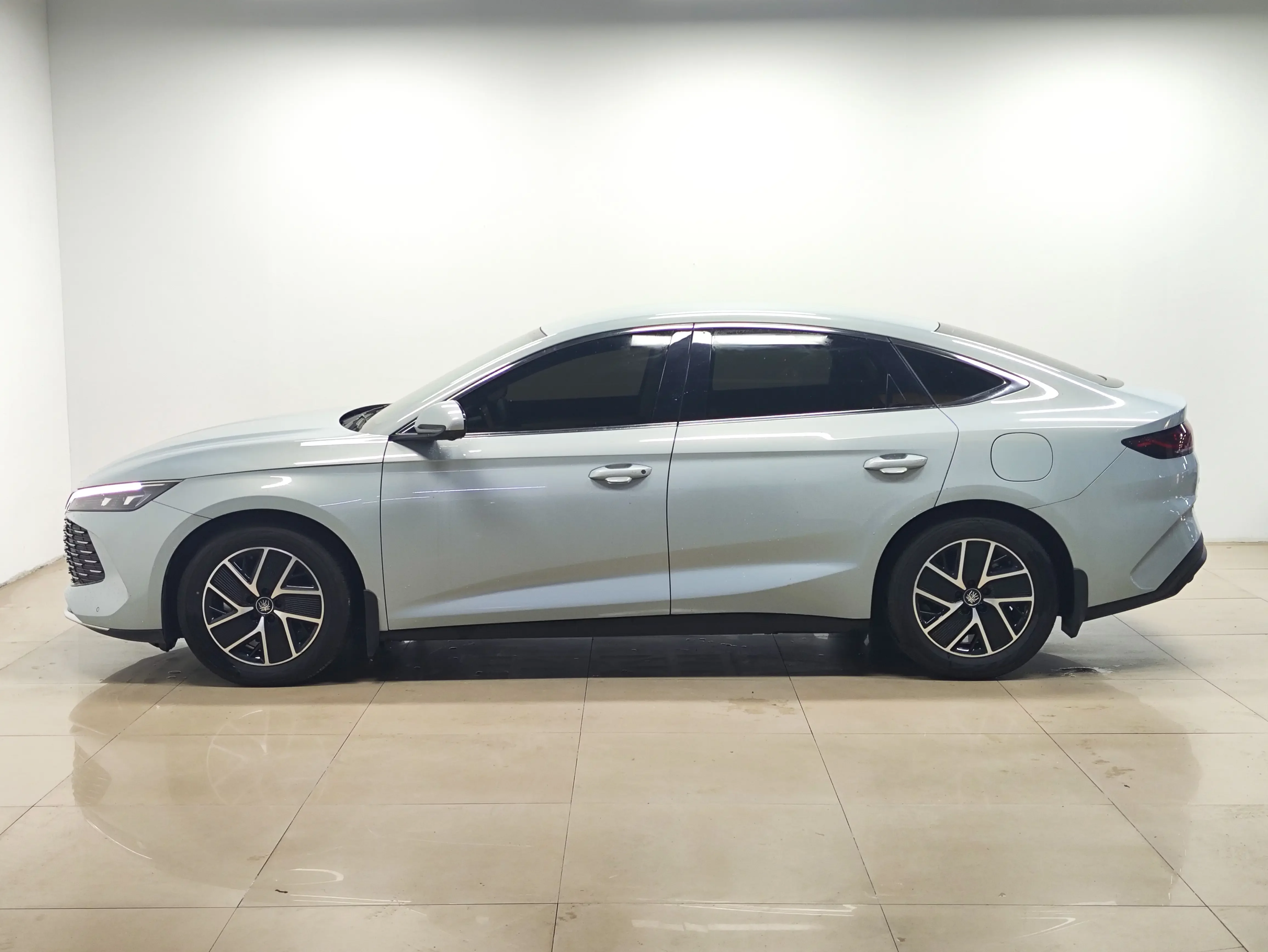 BYD Qin L DM