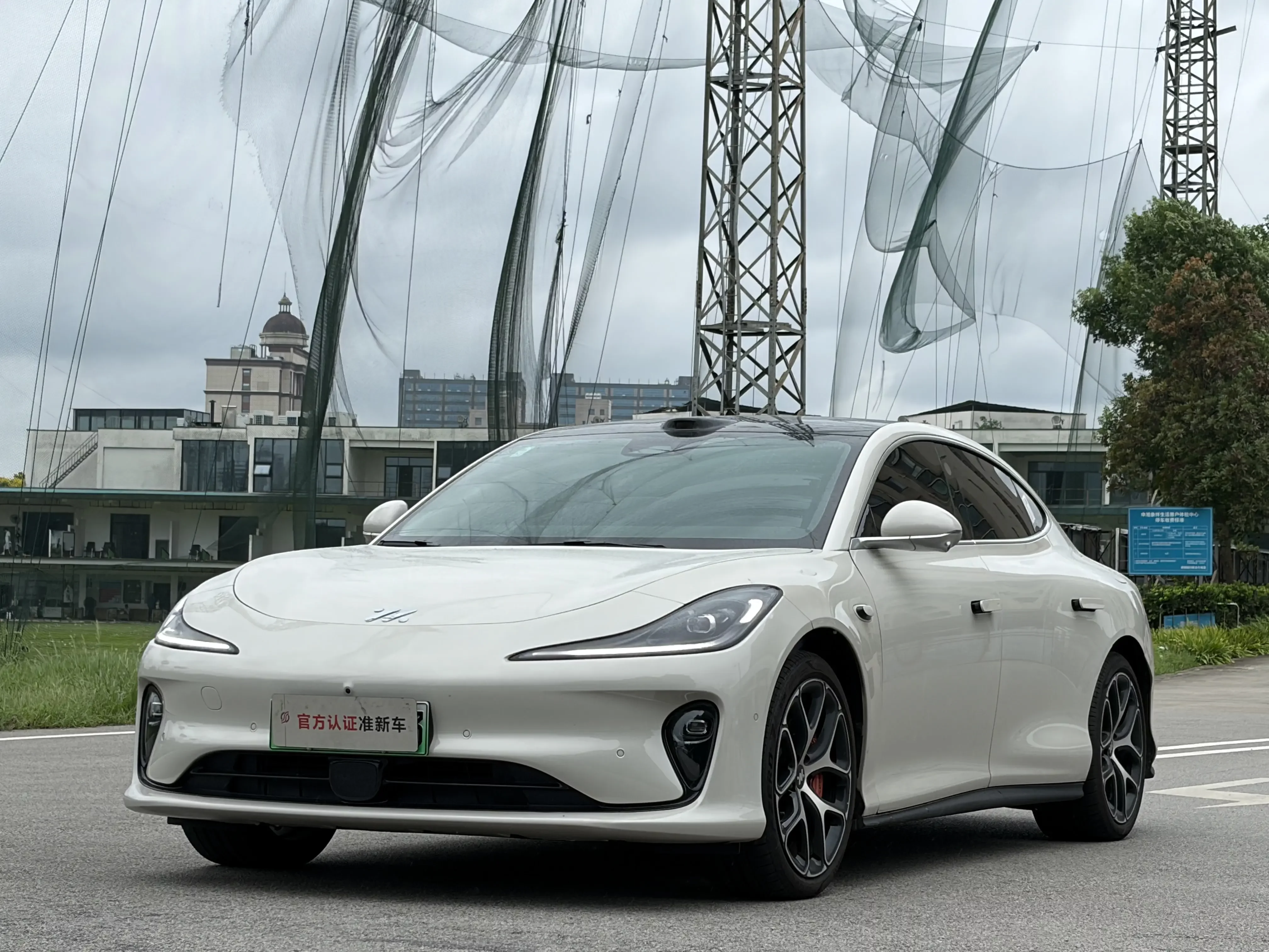 IM Motors Zhiji L6