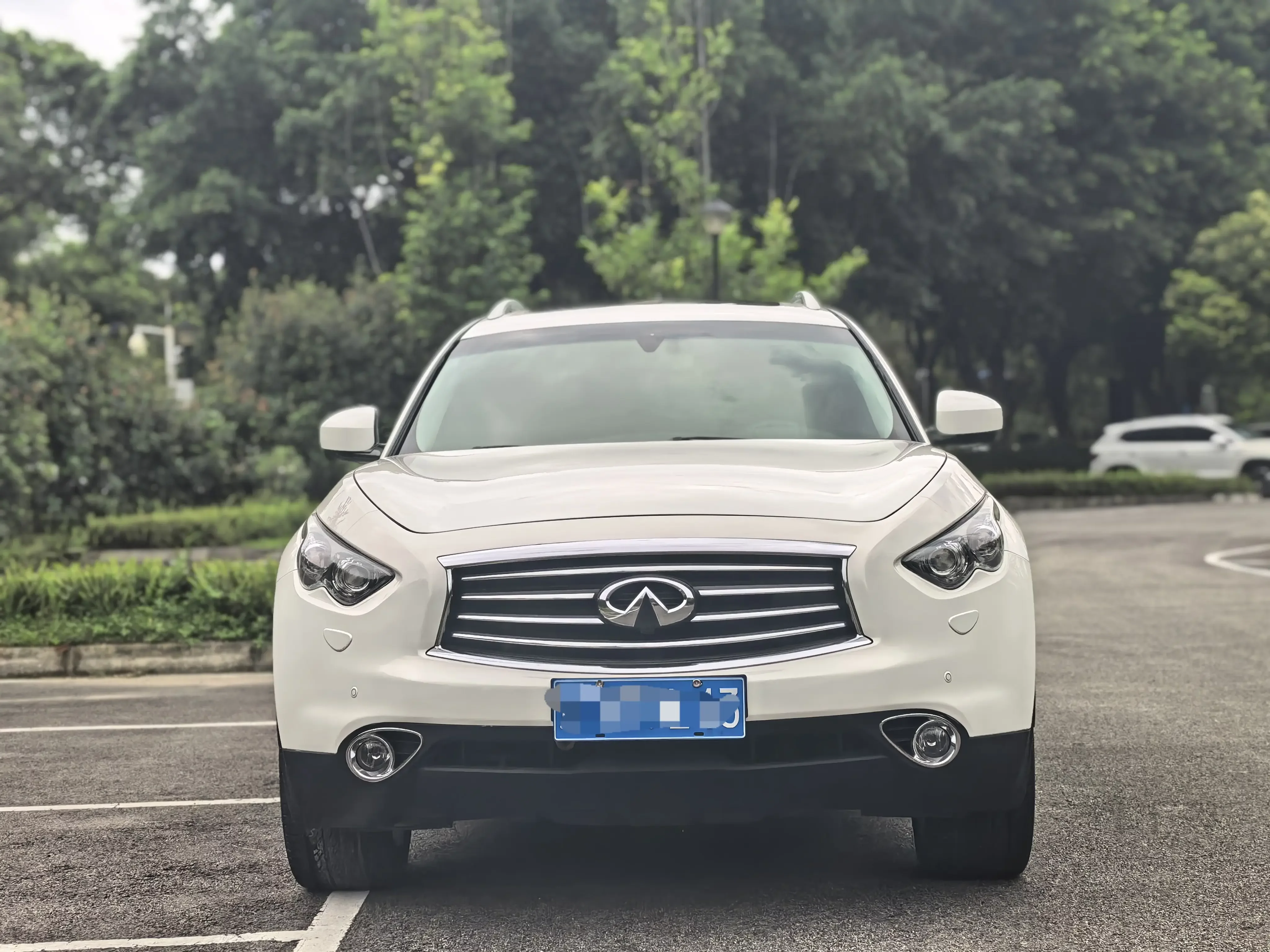 Infiniti QX70