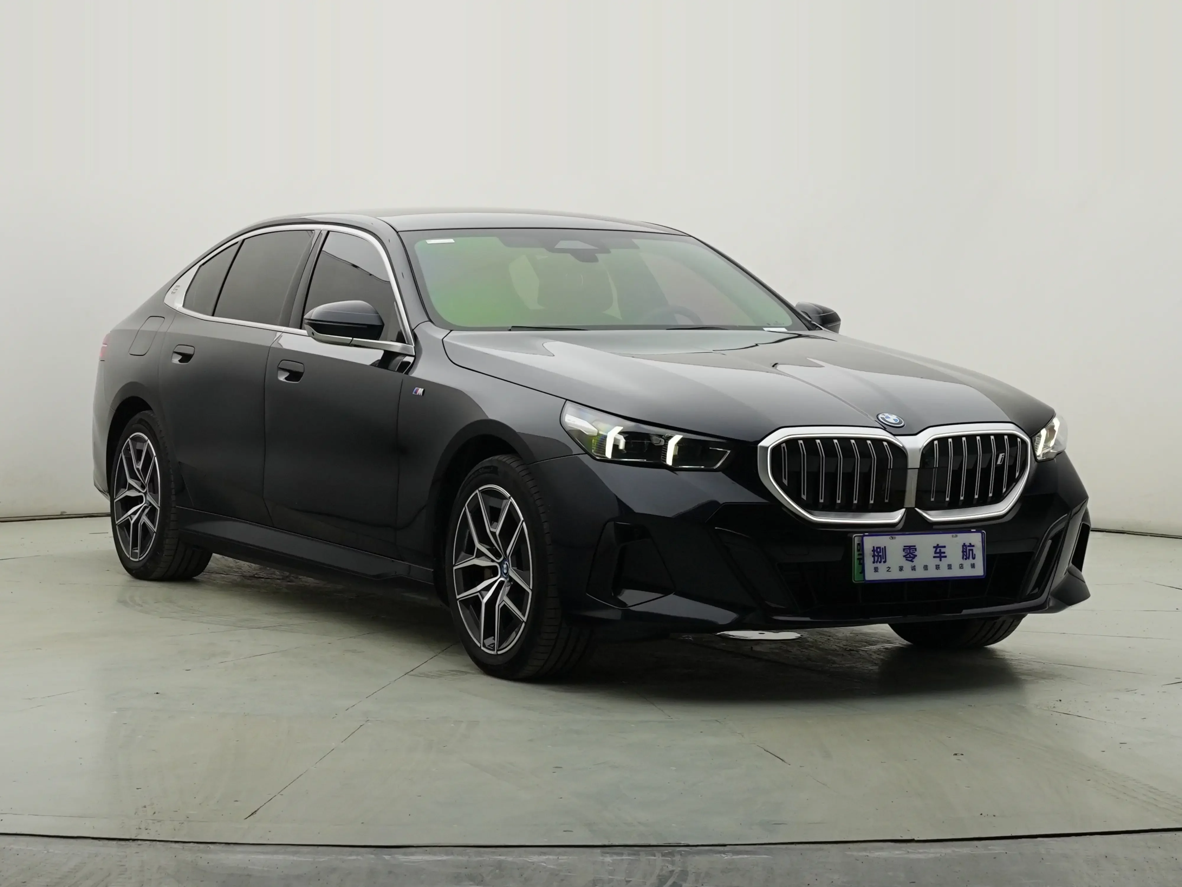 BMW i5